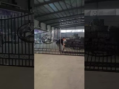 Recinzione in acciaio tubolare di alta gamma, semplice ed elegante.