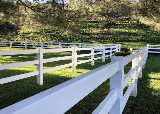 4 Rails Eco-Friendly Heavy-Duty UV-Resistant PVC Horse Fence