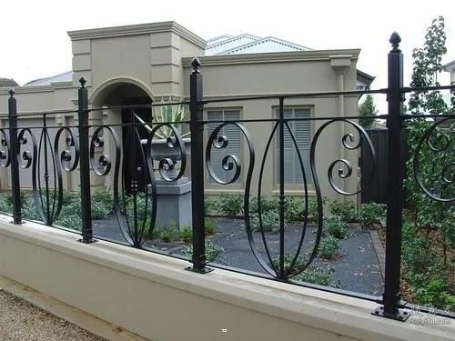 Modello europeo 1.8M Tubulare Acciaio Recinzione Di Sicurezza Metal Palisade Recinzione pannelli
