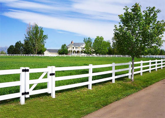 4 binari Eco-friendly Heavy-Duty UV-resistente PVC Horse Fence