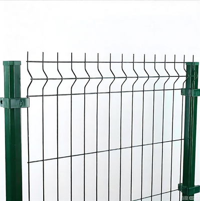 Pannello di recinzione di sicurezza a maglia V con piega triangolare zincata e rivestita in PVC, facile da montare, altezza 1,5 m, sistema di fori 50x200 mm
